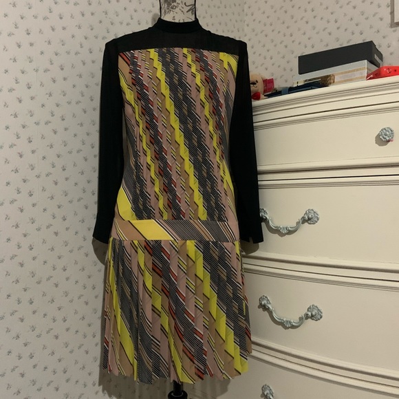 Karen Millen rainbow striped dress - Picture 4 of 16